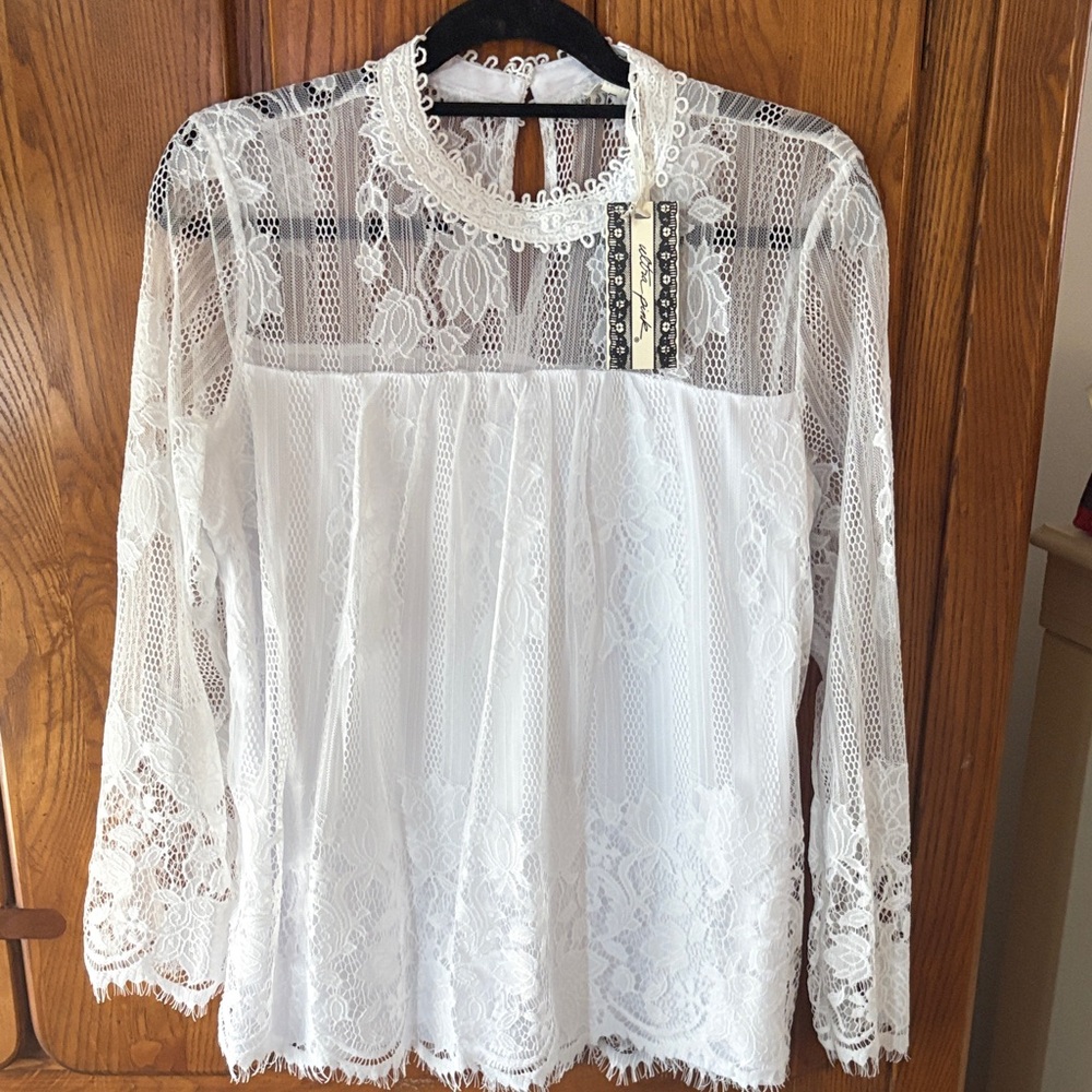 Ultra Pink Women’s White Lace Long-Sleeve Blouse sz L PTP 20